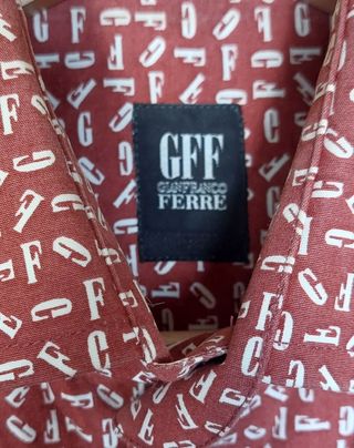 Camisa de hombre del diseñador GIANFRANCO FERRE. 