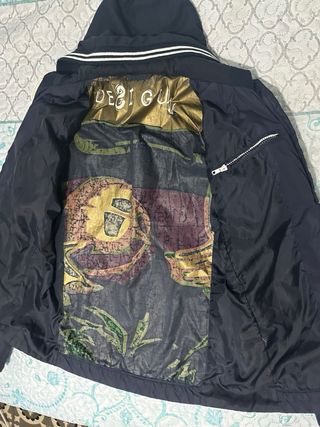 Preciosa cazadora Desigual Talla M