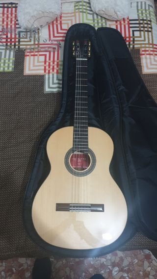 GUITARRA CLASICA a estrenar