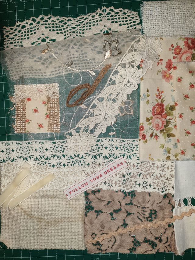 lotto pizzi bottoni ecc. per diario spazzatura