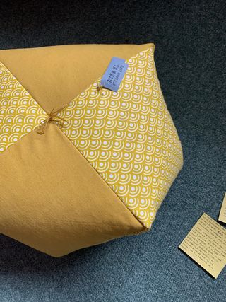 cuscino grande da pavimento giallo senape