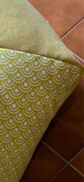 cuscino grande da pavimento giallo senape