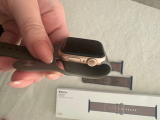 Apple Watch (Series 5) 2019 40 mm - Rosa y gris 