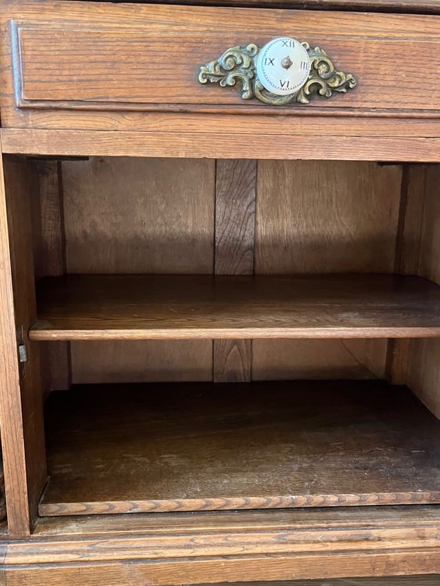 Dos Mesitas de noche antiguas