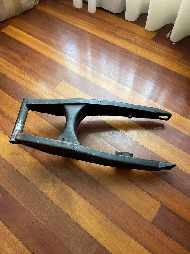 Brazo basculante moto pitbike