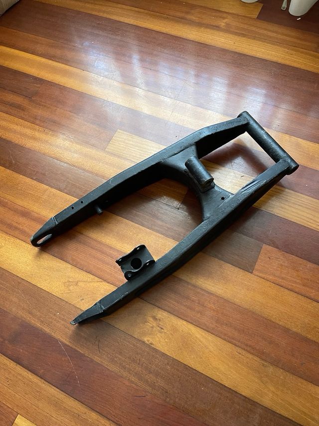 Brazo basculante moto pitbike