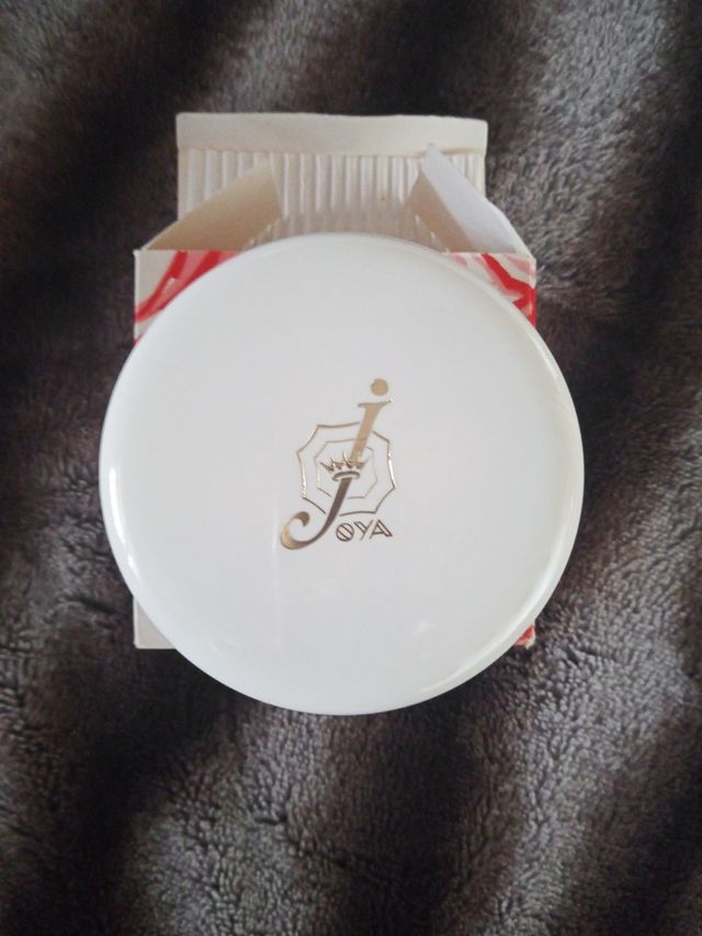 Polvos corporales perfumados