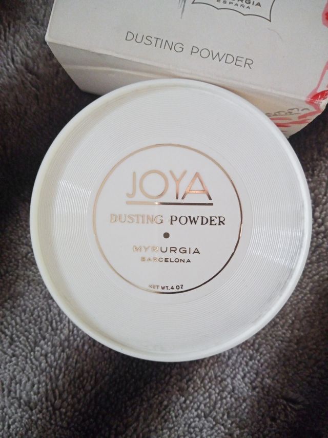 Polvos corporales perfumados