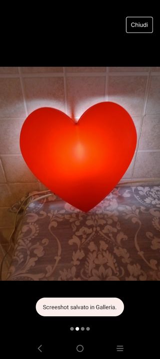 Lampada plastica rosso forma cuore