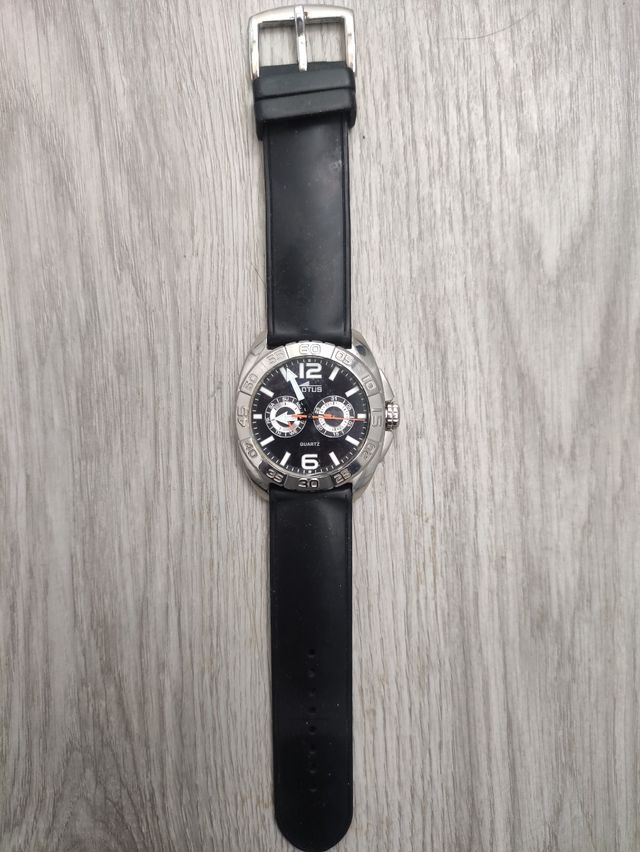 Reloj lotus