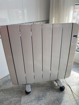 Radiador electrico o emisor termico con ruedas