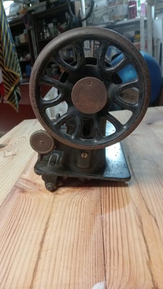 Máquina de coser Singer antigua.