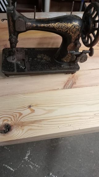 Máquina de coser Singer antigua.