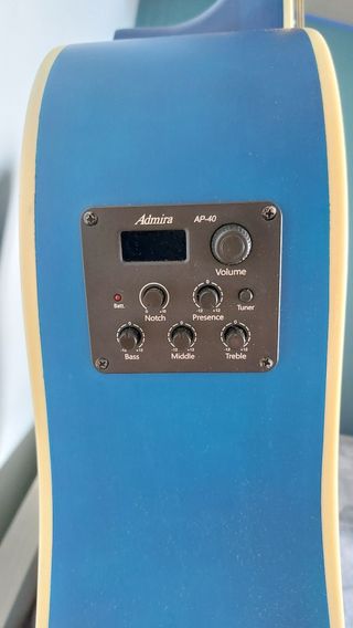 GUITARRA acústica azul, ADMIRA.