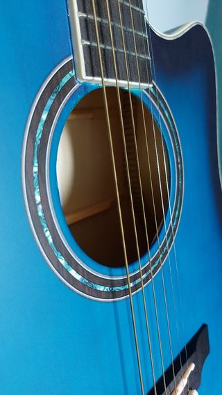 GUITARRA acústica azul, ADMIRA.