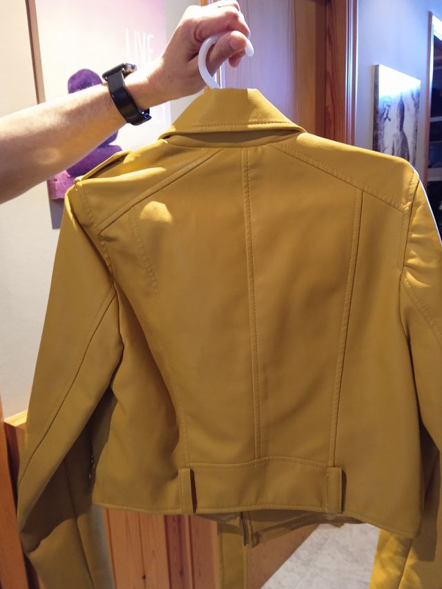 Chaqueta piel mostaza