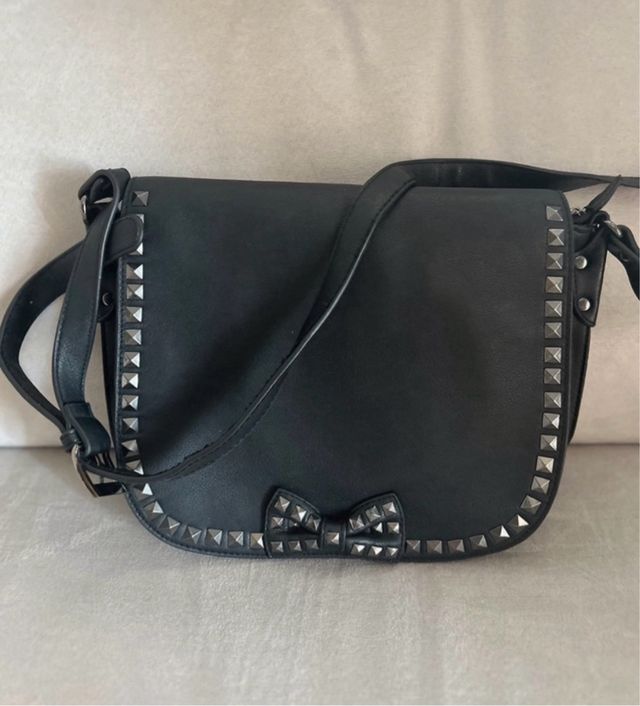 Borsa con borchie Carpisa