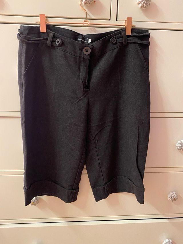 Pantalón por la rodilla