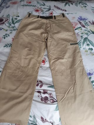 NUEVO. Pantalón multibolsillos