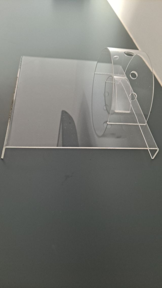 EXPOSITOR BROCHAS. DIOR