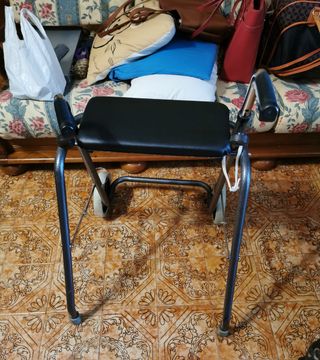 Andador con asiento, ortopedia