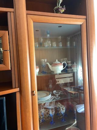 Mueble comedor cerezo, mesa grande y 6 sillas