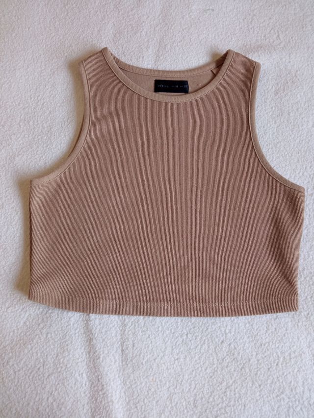 Top sin mangas camel