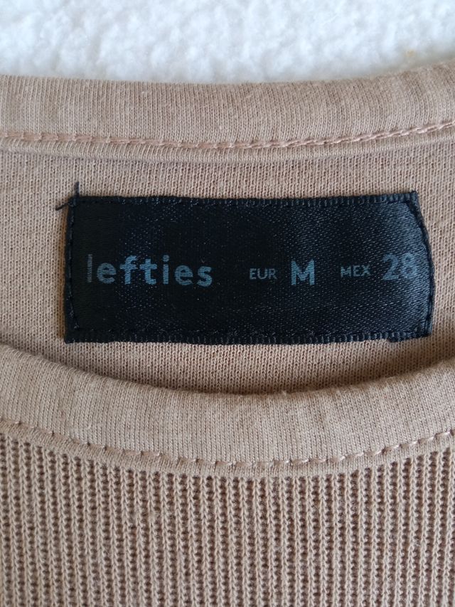 Top sin mangas camel