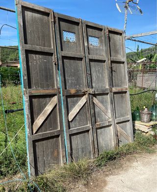 Puerta de madera de norte