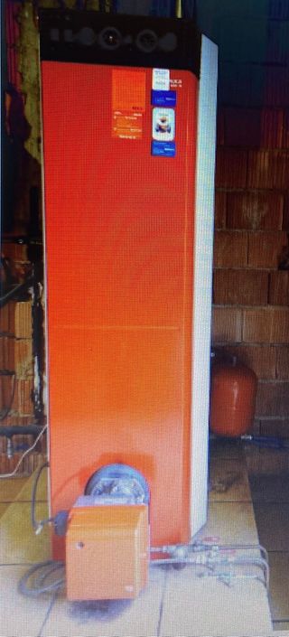 Caldera Roca modelo NGO50 Gasoil con tanque ACS