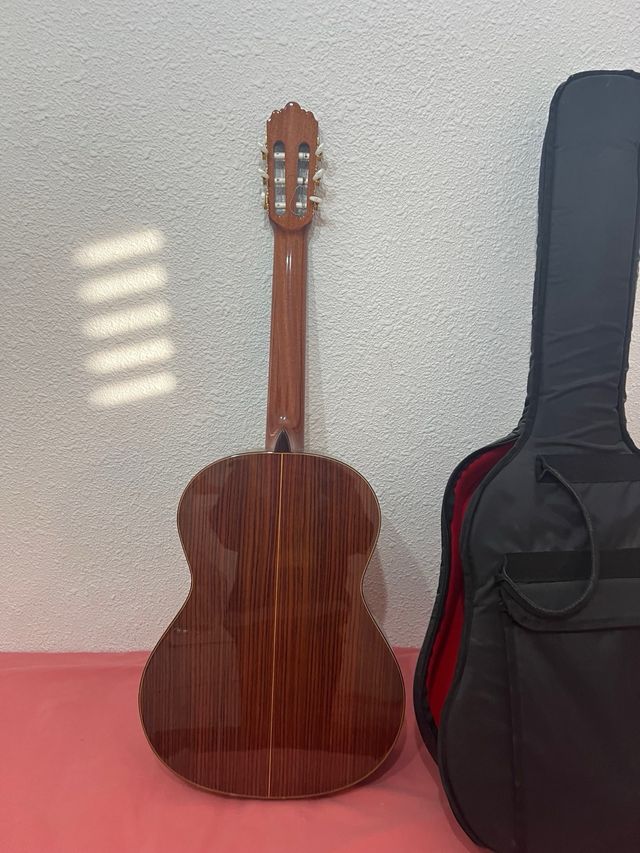 Guitarra Alhambra 4P