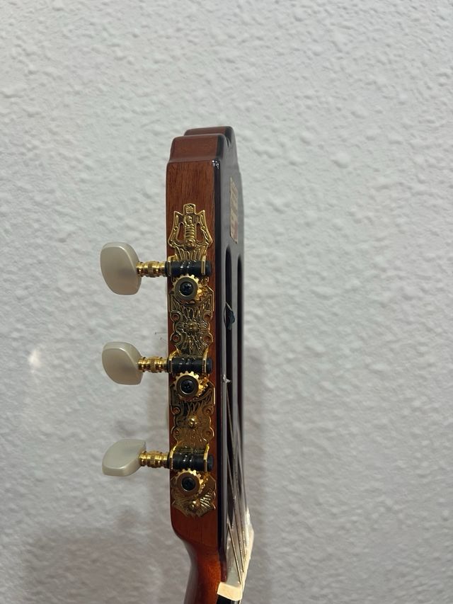 Guitarra Alhambra 4P
