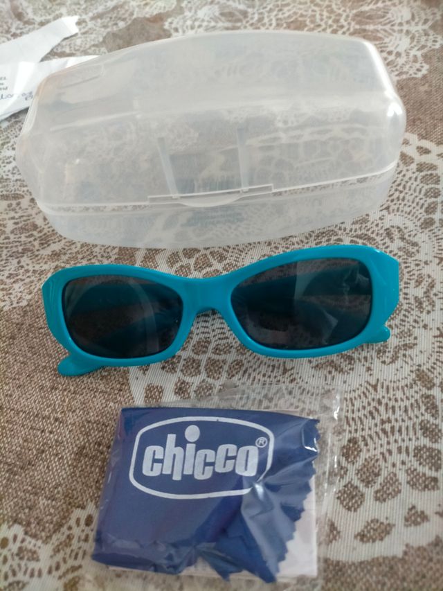 Gafas de sol chico nuevas