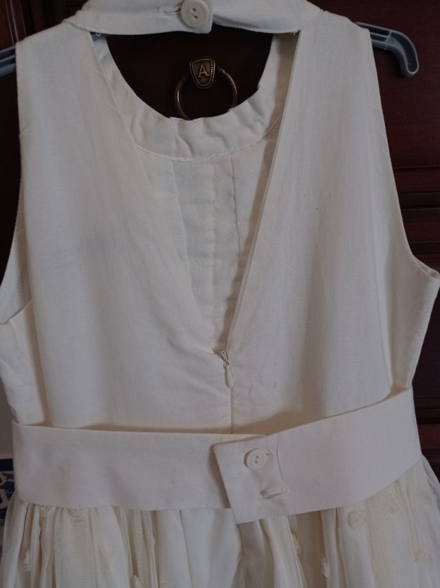 Vestido de niña beige de tiranta