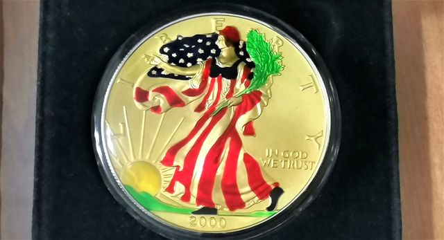 Onza de plata Liberty coloreada, año 2000.