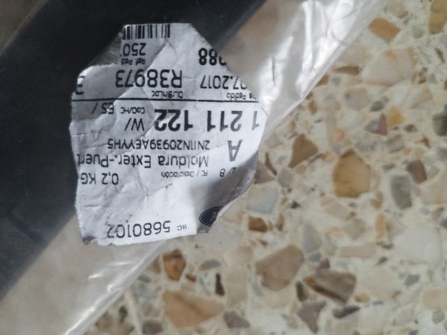 Moldura puerta Ford fusion