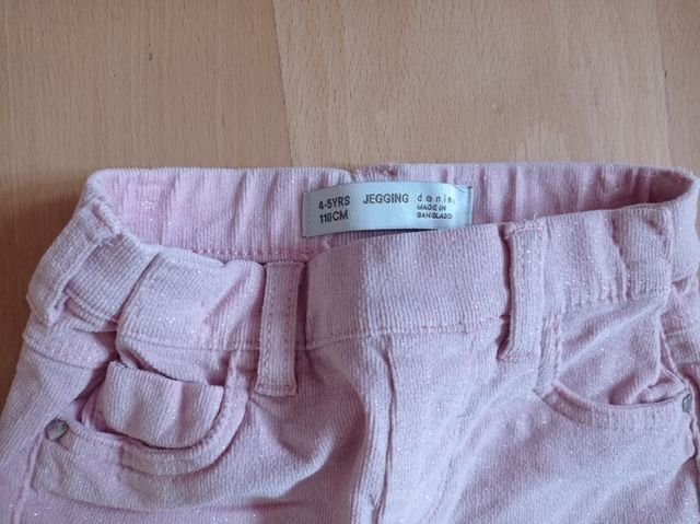 Conjunto niña de Peppa Pig .talla 4-5