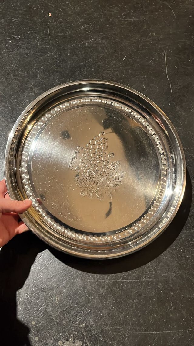 Vassoio elegante in acciaio