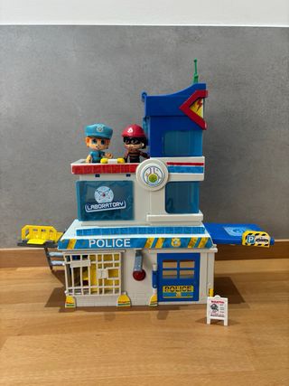 Pinypon trampas en la comisaria