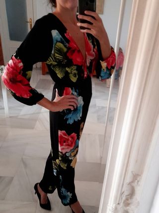 Mono largo negro estampado flores