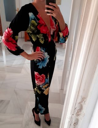 Mono largo negro estampado flores