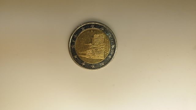 Moneda 2 euros conmemorativa fallo
