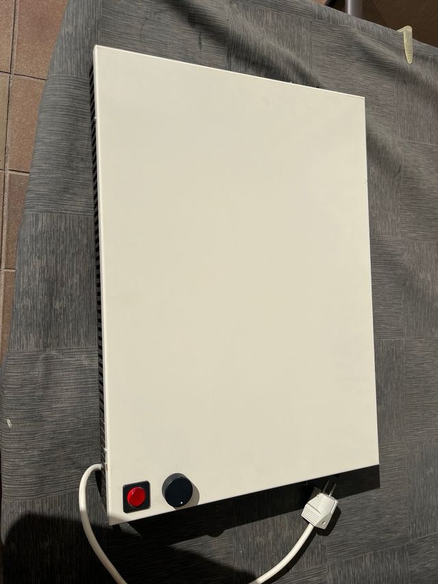 Radiatore elettrico da parete Tecnaterm 750w