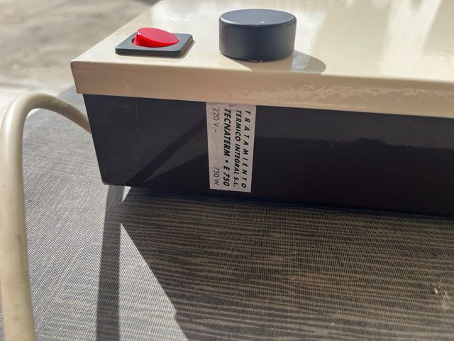 Radiatore elettrico da parete Tecnaterm 750w