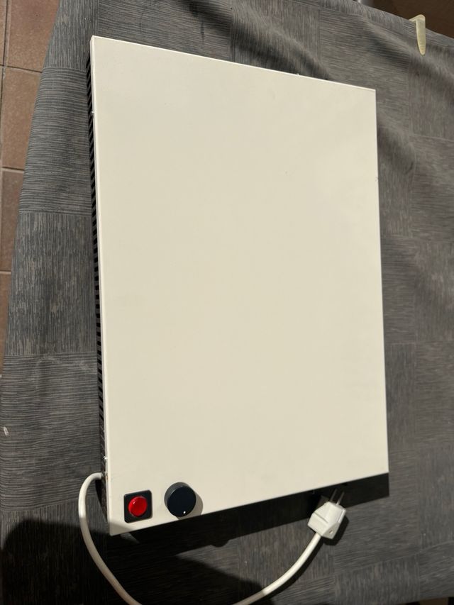 Radiatore elettrico da parete Tecnaterm 750w