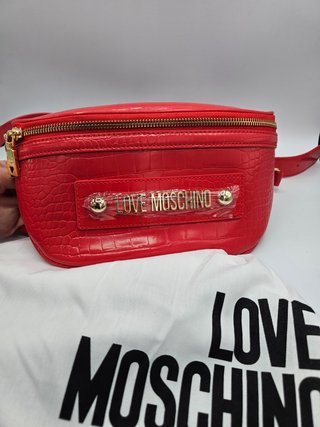 Riñonera moschino. Nueva