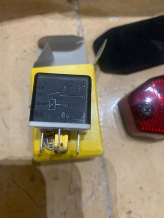 LUCES DE GALIVO Y RELES RIMDER