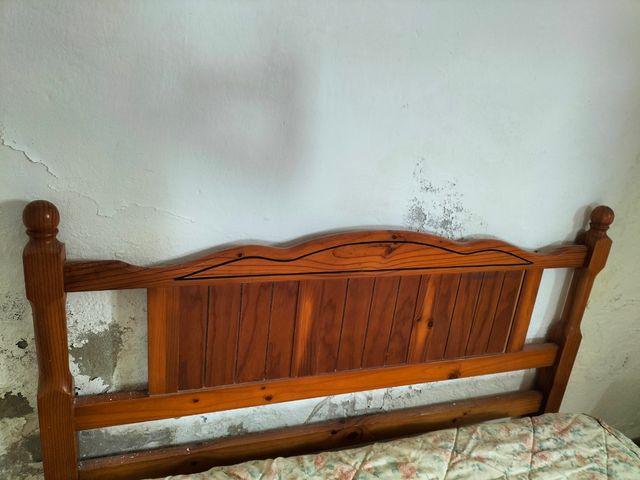 cabezal y 2 mesas de noche