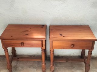 cabezal y 2 mesas de noche