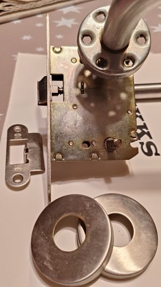 7 manillas roseta+picaporte+pestillo